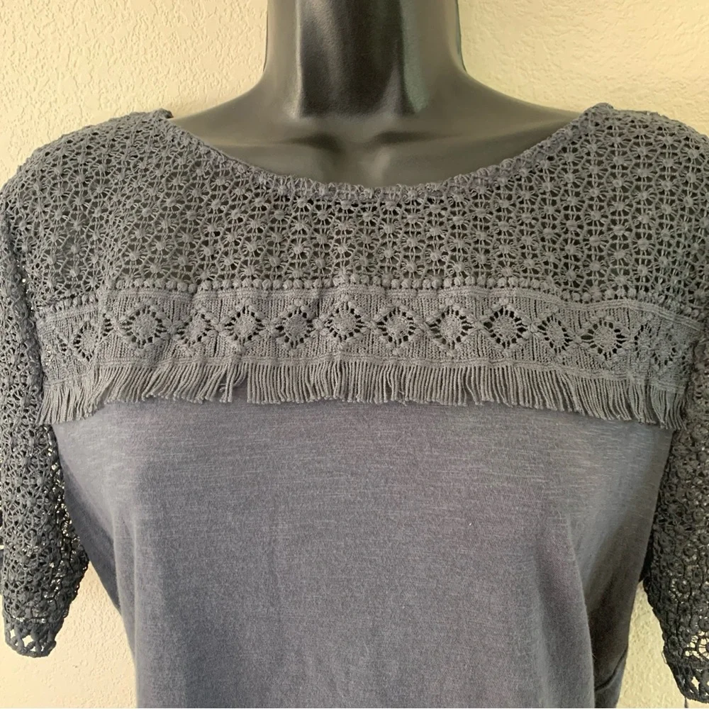 Ann Taylor LOFT Top Size M 100% cotton Grey Fringe Lace Yoke Tee Coquette Preppy